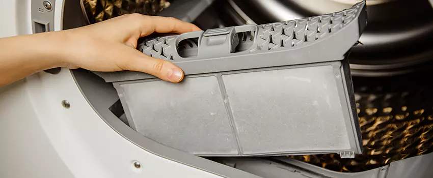 Signs Of A Clogged Dryer Lint Trap in Round Lake Beach, Illinois